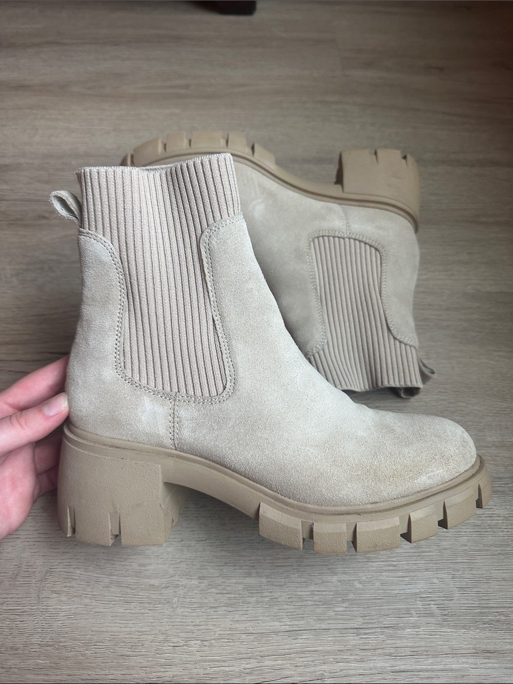 Steve Madden Hayle Platform Chelsea Boots - Women - Picture 2 of 7